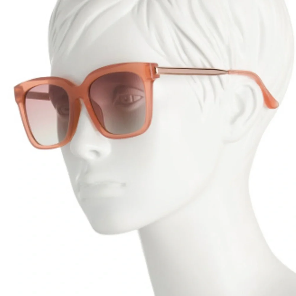 DIFF Bella Sunglasses Oyster Pink Frames Rose Gradient Lens VICI Collab NWT